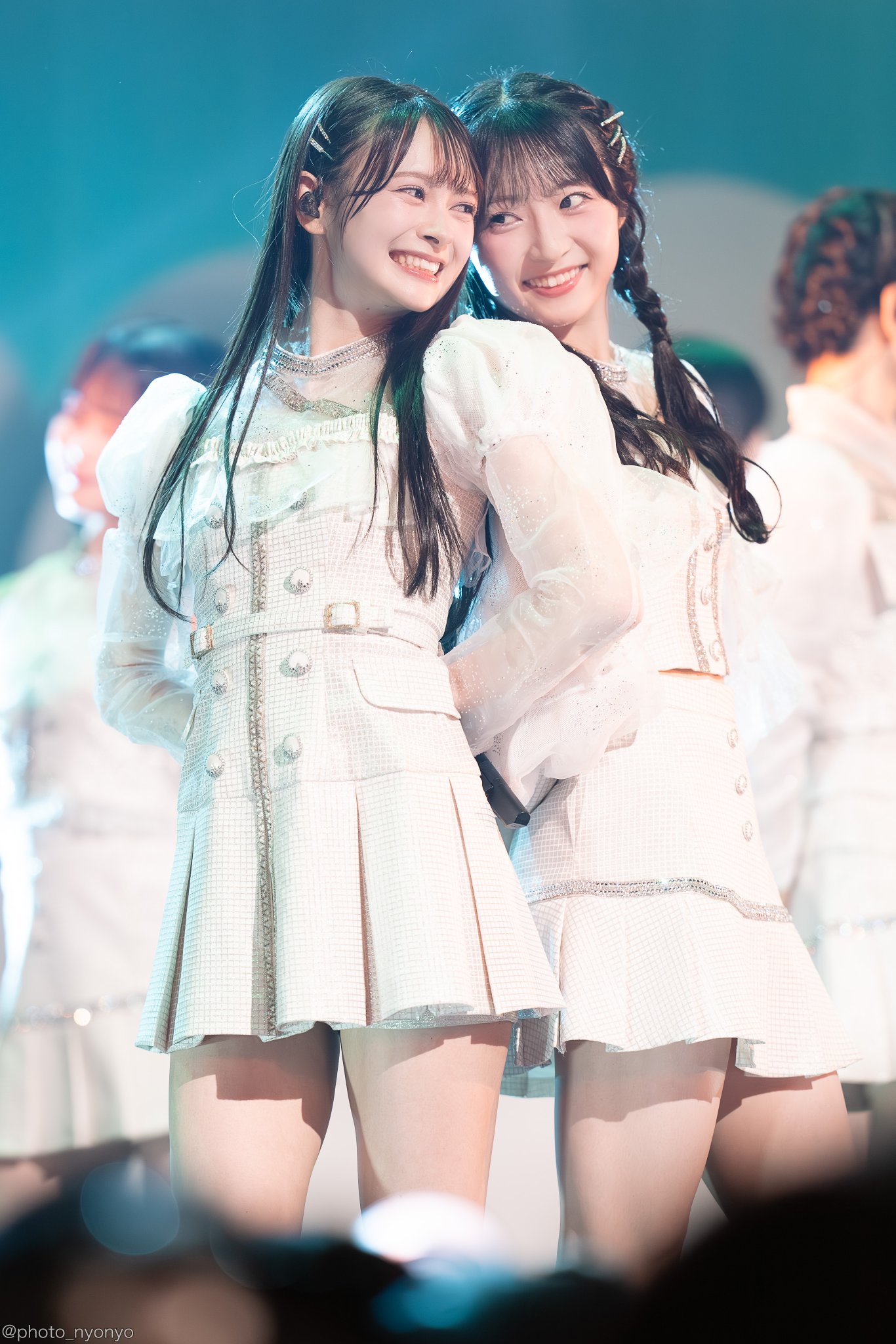 【人気投票 】ハイブランド人気ランキング！ AKB48秋山由奈 18期生昇格記念LIVE会場生写真コンプリート直筆 アイドル