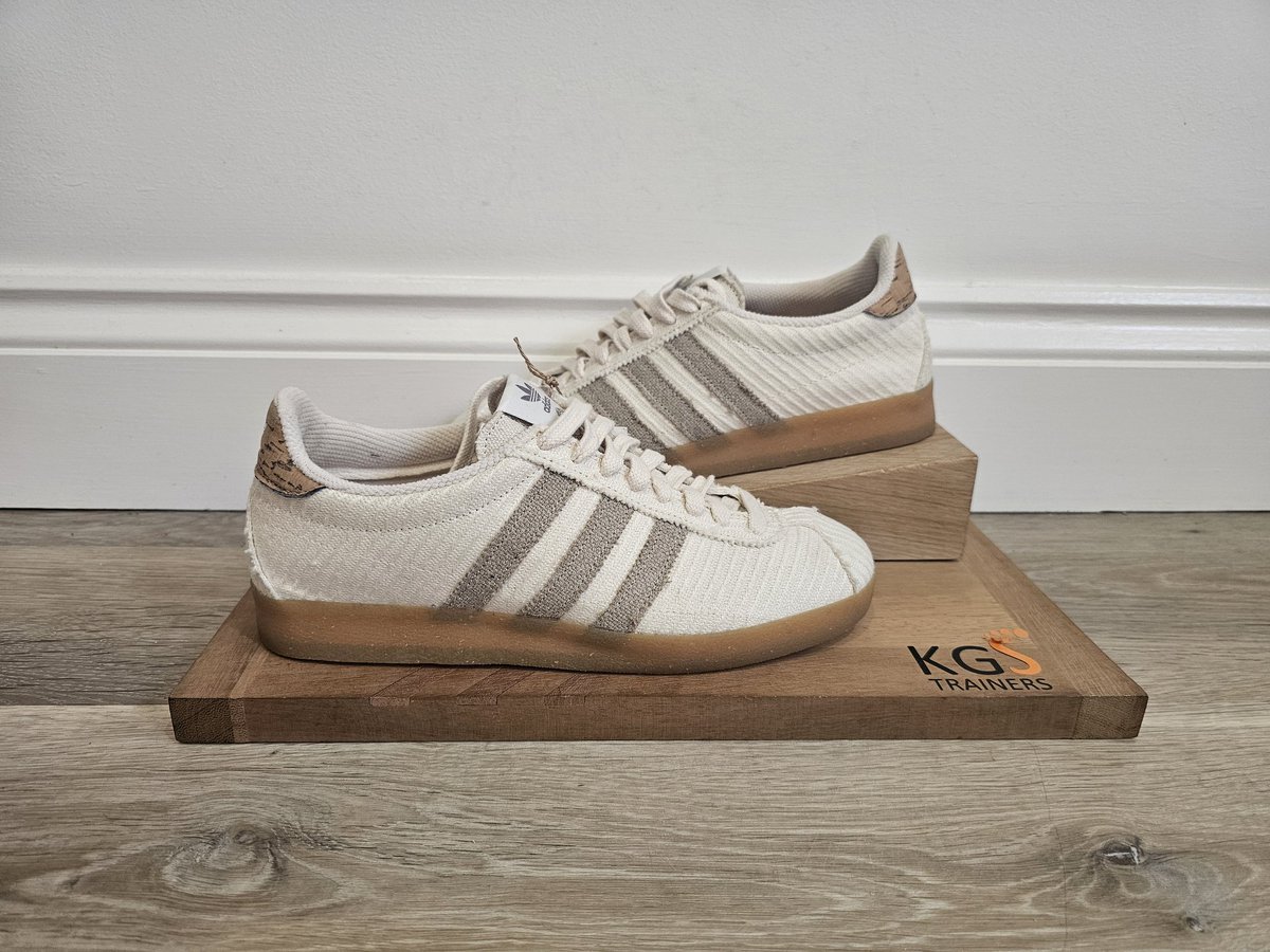 kgstrainers's tweet photo. Adidas Gazelle Vintage satta Size? Exclusive.  Size 7.5 UK.
Brand new boxed with tags.
£100 delivered 

Perfect summer trainer released in 2022 https://t.co/SsleKbElvR