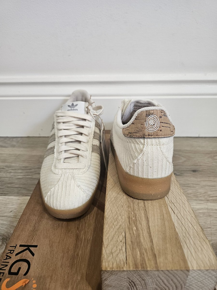 kgstrainers's tweet photo. Adidas Gazelle Vintage satta Size? Exclusive.  Size 7.5 UK.
Brand new boxed with tags.
£100 delivered 

Perfect summer trainer released in 2022 https://t.co/SsleKbElvR