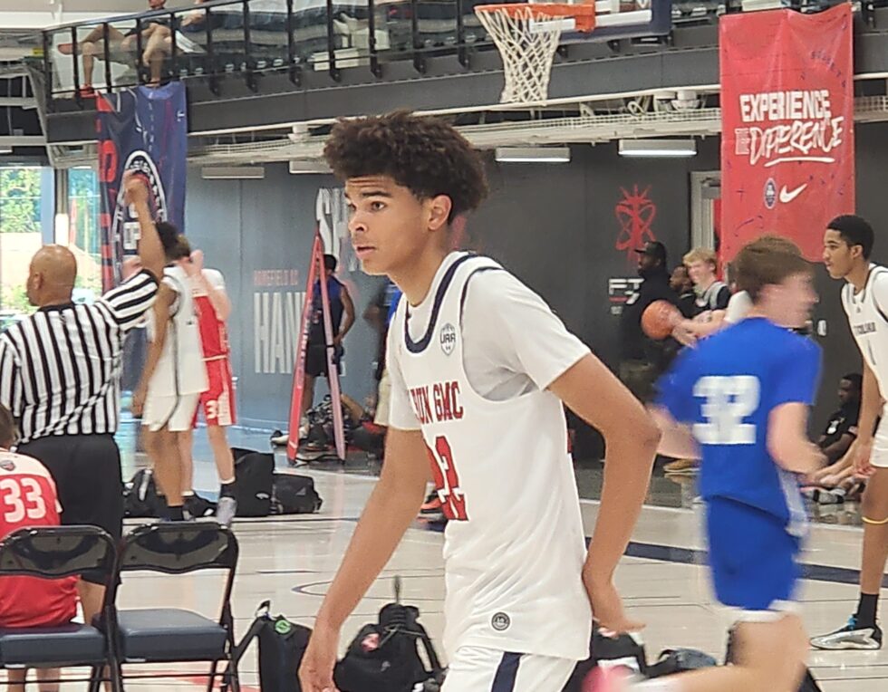 POB’s Eye Catchers from Day 2 at #USOpenBasketball Championships Central Division #PhenomHoops 
per <a href="/POBScout/">Patrick O'Brien</a> 

'28 Dylan Betts
'27 James Black Jr.
'27 Coby Helpley
'29 Bronx Ganaway
'29 Parker Nienkirk

Read: phenomhoopreport.com/pobs-eye-catch…