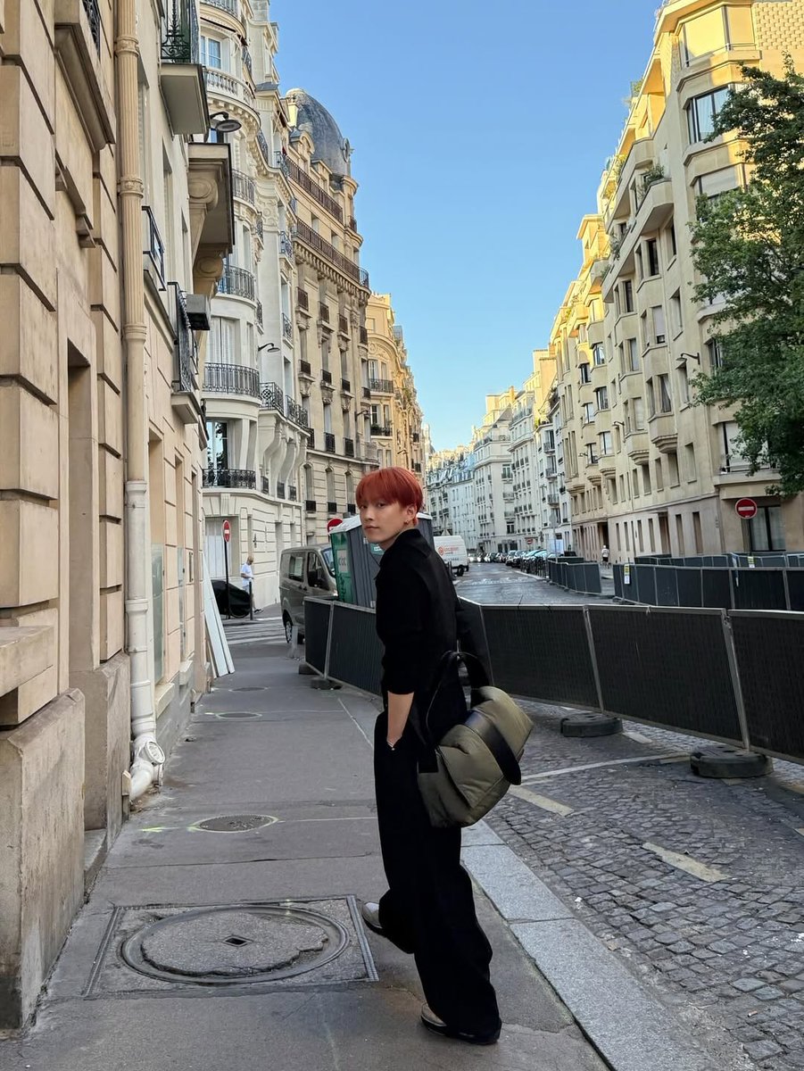 AtinyDevils's tweet image. Atinys, dropem às tags abaixo:

▶️ Façam 200 comentários neste tweet.

JACQUEMUS MUSE HONGJOONG
#HONGJOONG #홍중
#Jacquemus #JacquemusSS26
@ATEEZofficial @jacquemus