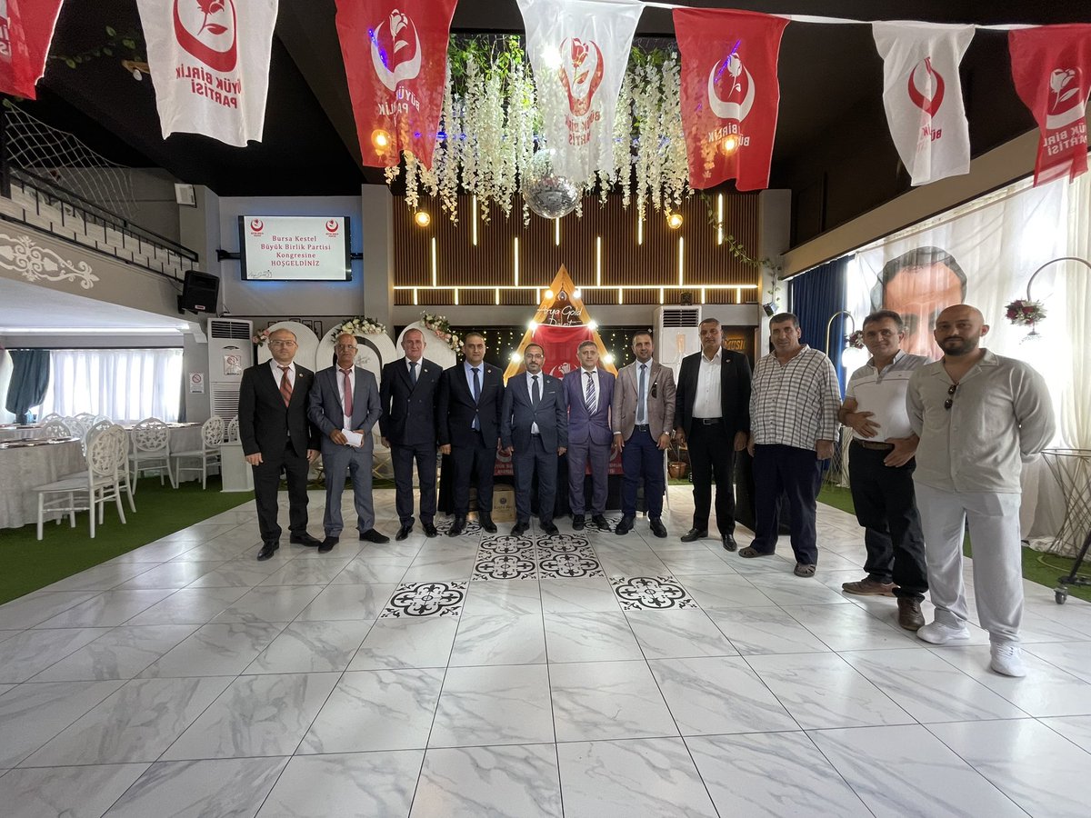 İlçe başkanımız Rıdvan Akbulut yönetim kurulu üyelerimiz ile birlikte Kestel ilçe kongremize katılım sağladılar.
İlçe başkanlığı görevine seçilen Serkan Tekyıldık ve yönetimine başarılar diliyoruz.
#bbpgürsu