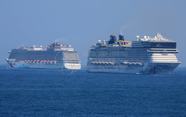 Shipguru's tweet photo. #norwegiancruiseline #cruiseliner #NORWEGIAN_BREAKWAY #justleft while #NORWEGIAN_EPIC is #approaching #grandharbourmalta - 29.06.2025 - https://t.co/nfgboxc3g3 - NO PHOTOS can be used or manipulated without our permission @Valletta_Port @CruiseNorwegian @worldshipsoc @ShipNews https://t.co/cBIdrvSrES