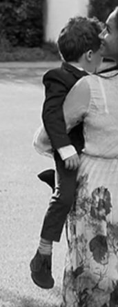 artbyskym's tweet photo. In what Universe?...A dangling 1 yr old? Does this look odd to anyone else? Why does the boy look like a ventriloquist doll? #TitleGate #Babyscam #RoyalConArtists https://t.co/keKaaPU4ty
