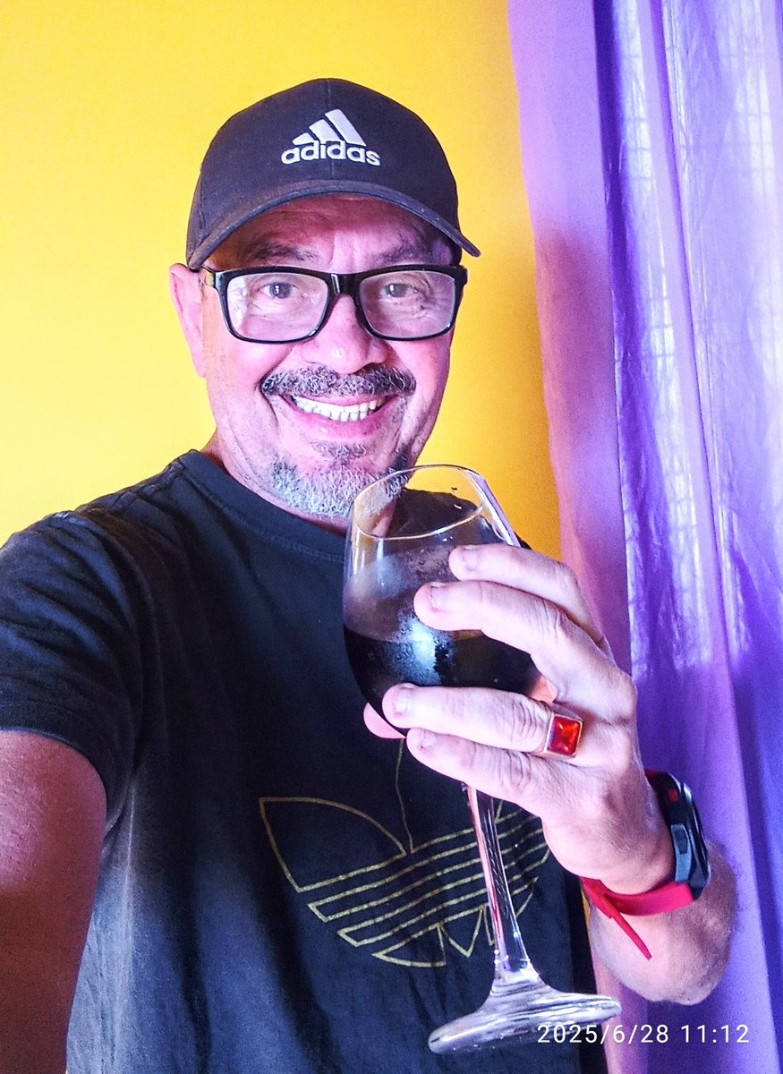 RobertoPCosta2's tweet photo. Uma hora o mundo gira e minha benção vai chegar 🙏🙌🍷 https://t.co/Z28byZeIvC