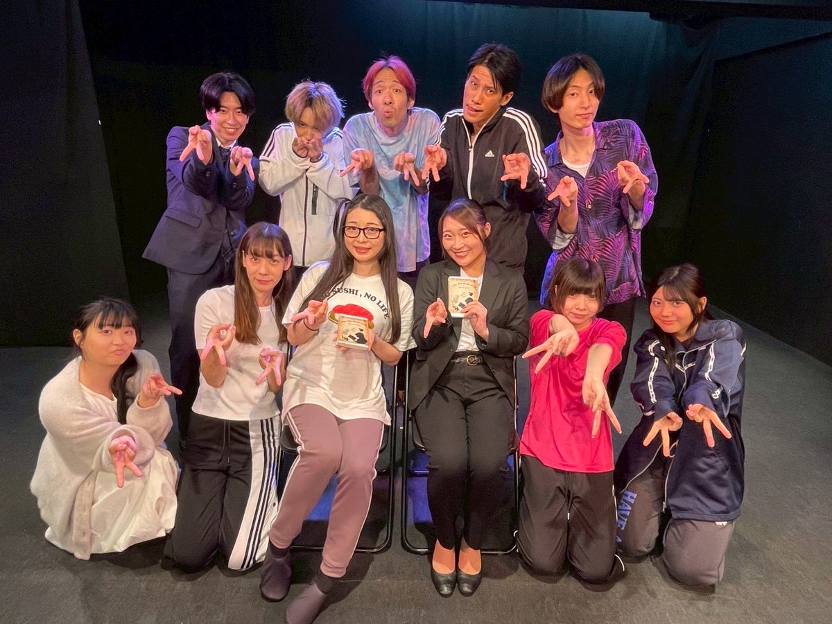 _himari_0612's tweet photo. ミモとファイナは変な話がお好き〜4つの御伽噺〜の千秋楽を終えました！
舞台前日までテストだったのに頭に入ってこなかったです笑
それだけ舞台のことを考えてたんだなと実感しました
人生で一回しかない初舞台をこのミモファイナで終えることができてとても嬉しいです。ありがとう。#ミモとファイナ https://t.co/PHrM1tQTU0