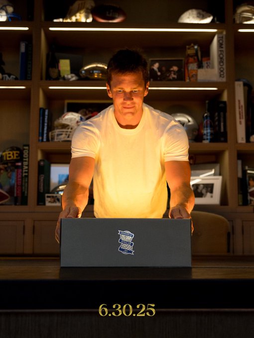 Watch Tom Brady's leaked NSFW photo on TwXstars