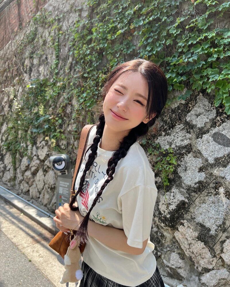 bblypixie's tweet image. ✨ 𝓔𝓭𝓲𝓽𝓱 𝓙𝓾𝓵𝓲𝓮𝓽𝓽𝓮
A playful human who works as model and owns a flower shop. Talk to her, she might bewitched you with her magic charm ✨