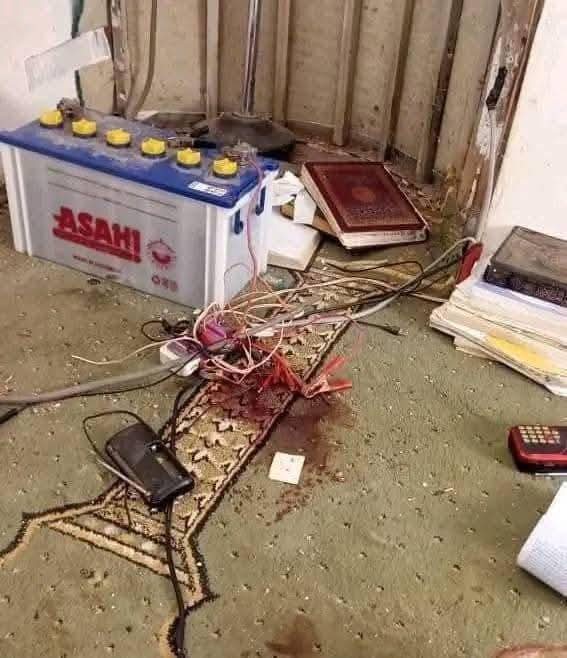 #عاجل
 جريمة جديدة تضاف إلى سجل الإجرام، ميليشيا الحوثي تغتال إمام مسجد بلال بن رباح، وسط مدينة عمران، لكن كالعادة، أبواق حزب الإصلاح صامتة، لا بيانات استنكار، ولا دموع كاذبة، ولا تضخيم إعلامي كما يفعلون في عدن، كأن دماء الأبرياء لا تعنيهم،
لأنهم شركاء الجريمة وإن اختلفت الأدوار.
