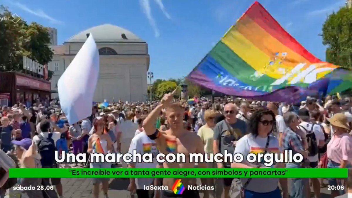 No, muchacho. Orbán no ha podido ocultar lo evidente... y tampoco ha conseguido que la gente se manifieste "decentemente vestida".

Os jode y os asquea el fondo, no la forma. Sed valientes para reconocerlo.