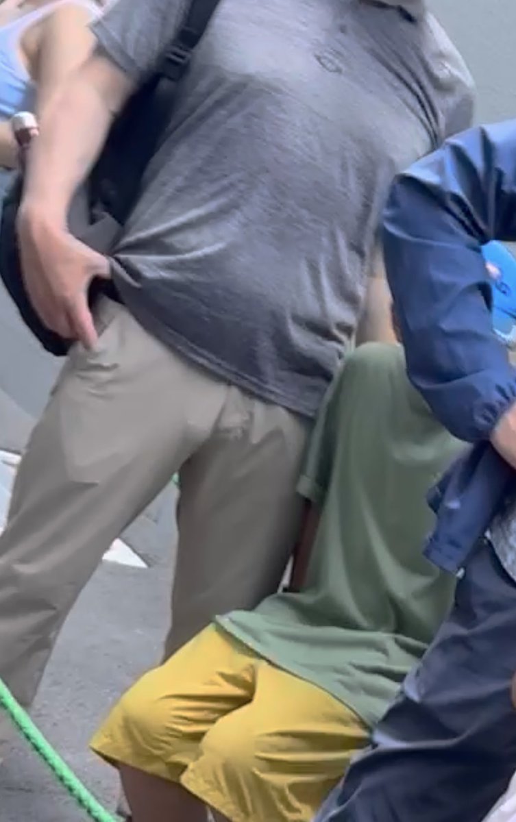 ノーパン？？？もう釘付けになってしまいました👀