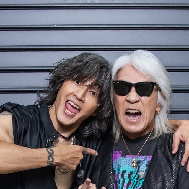 Bz_FAN_NEWS's tweet photo. 【#Bz】 B’z presents UNITE #02 at K-Arena Yokohama THANK YOU!! #TakMatsumoto #KoshiInaba https://t.co/YHYr0CUl9W https://t.co/8pc8WK5kWc