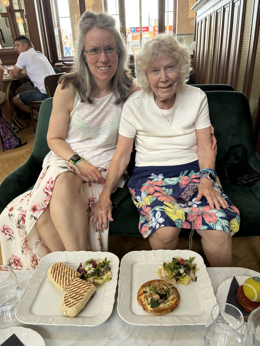 Lucy Needham 🎶 tweet media