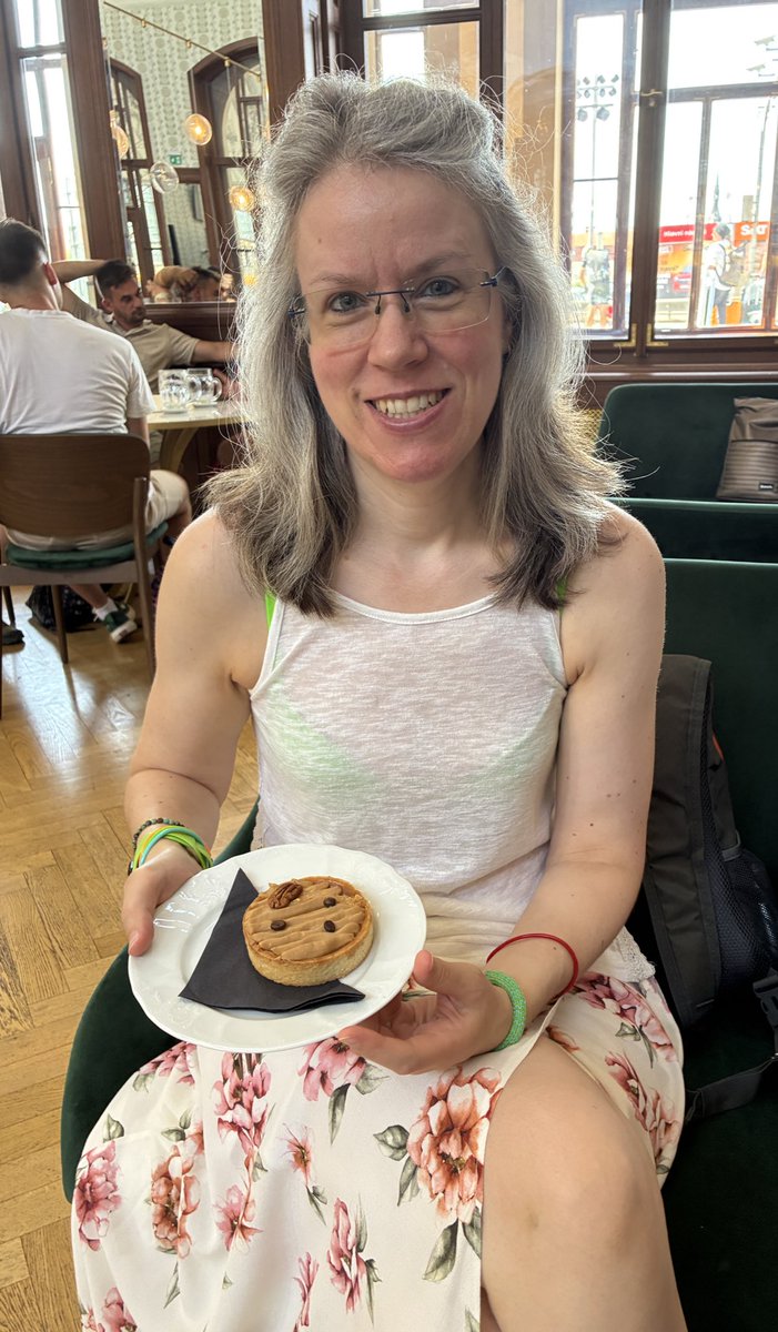 Lucy Needham 🎶 tweet media