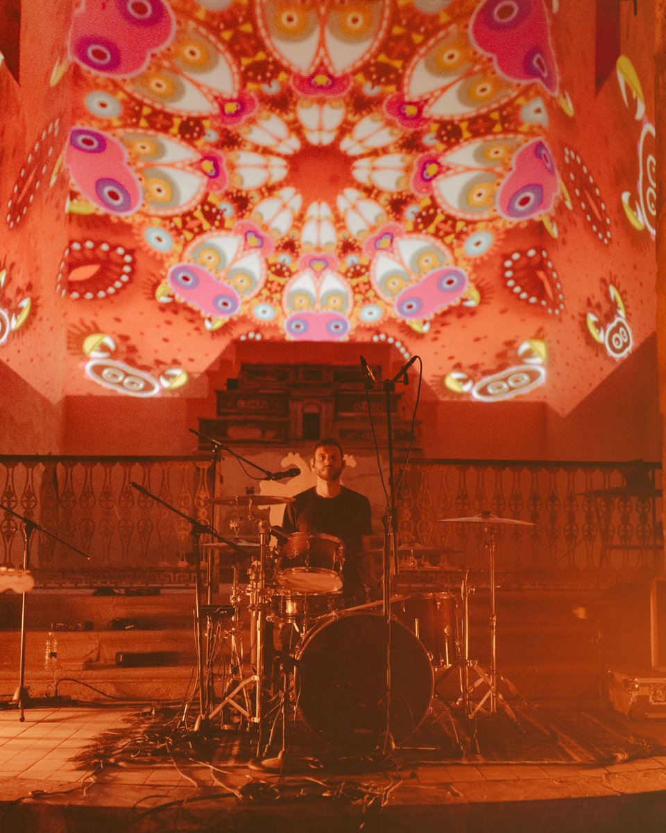 CLUSTERSUN's tweet photo. 🌗Surrounded by darkness, yet enfolded in light🌓

#CLUSTERSUN #concertphotography #gigphotography #stagelighting #lasershow #musicfestival #livefestival #shoegaze #shoegazer #postpunk #psych #psychedelia #psychrock #neopsychedelia #acidpsych #spacerock #krautrock #motorik https://t.co/MNwlOl3LjZ