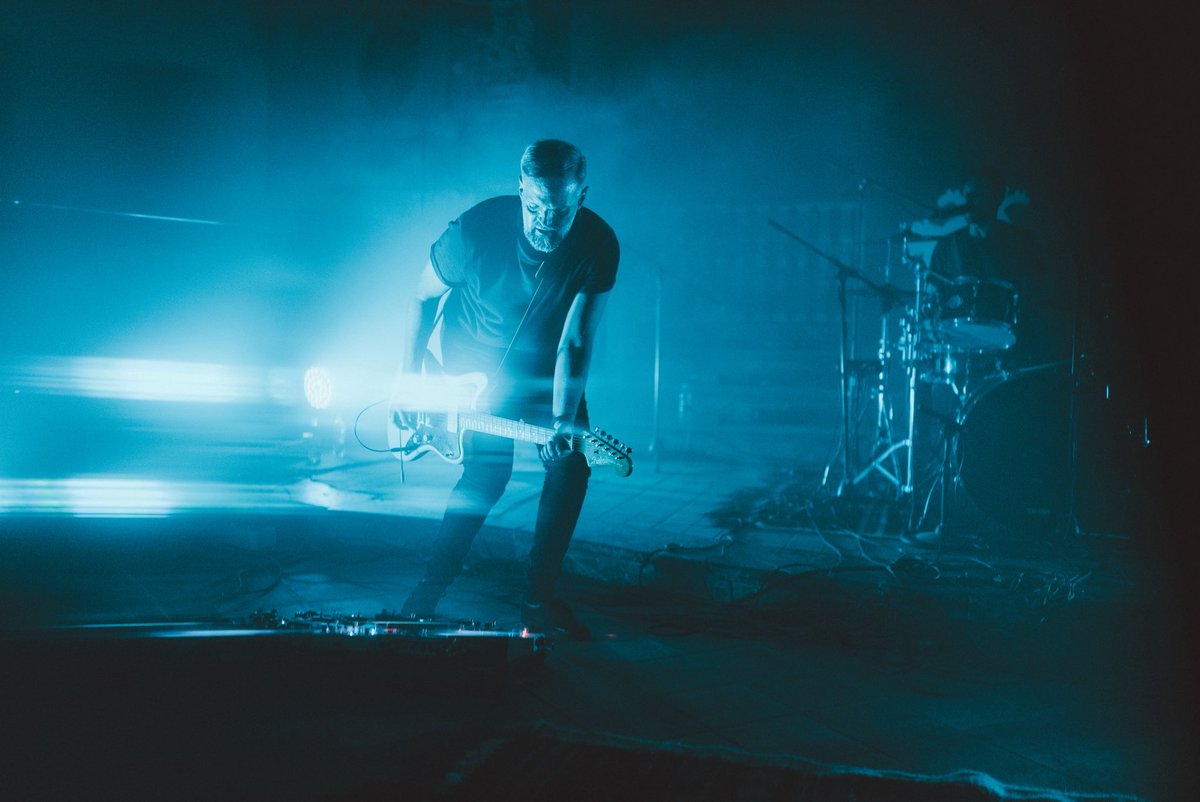 CLUSTERSUN's tweet photo. 🌗Surrounded by darkness, yet enfolded in light🌓

#CLUSTERSUN #concertphotography #gigphotography #stagelighting #lasershow #musicfestival #livefestival #shoegaze #shoegazer #postpunk #psych #psychedelia #psychrock #neopsychedelia #acidpsych #spacerock #krautrock #motorik https://t.co/MNwlOl3LjZ