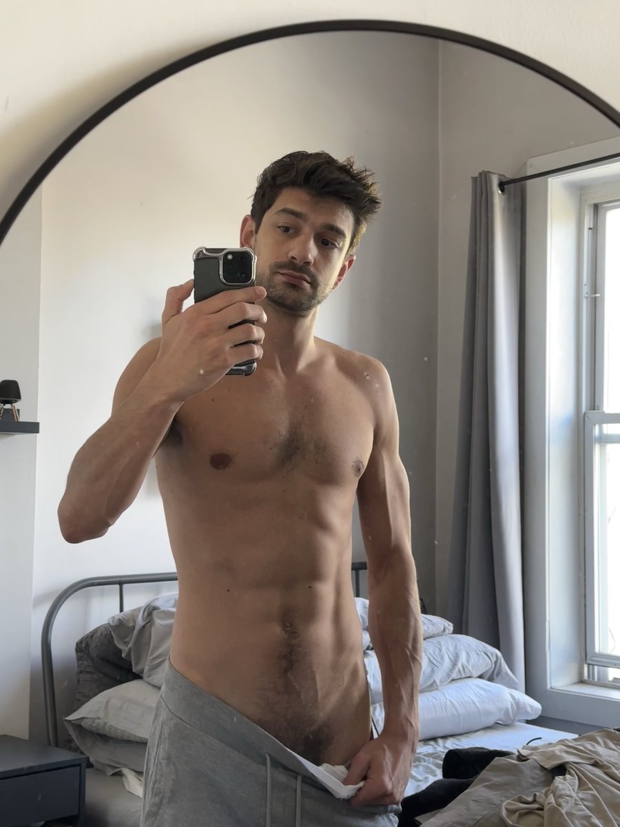 snarkbot tweet media