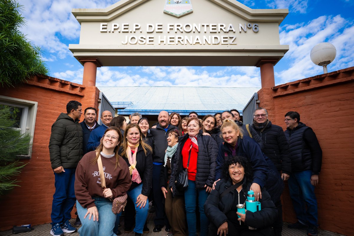 ELECCIONES PROVINCIALES 2025

Ejercí mi derecho al voto en la escuela de Laguna Blanca, donde me reencontré con vecinos y amigos queridos de mi pueblo natal.

La jornada electoral se desarrolla con total normalidad en toda la provincia. Una vez más, el pueblo formoseño participa
