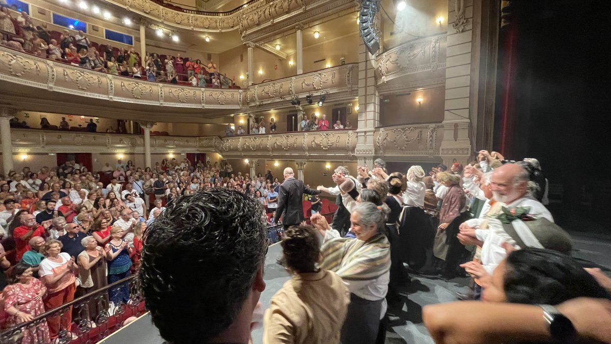 🎵 Nuestra Banda Sinfónica Municipal de Huelva brilló en el Gran Teatro con “Un paseo por la lírica”, junto a las extraordinarias voces de Eva del Moral, Carlos Cosías y René Alberto Cazes. El Gran Teatro al completo y ovaciones sin fin. ¡Gracias, Huelva! por vuestro apoyo 🎭