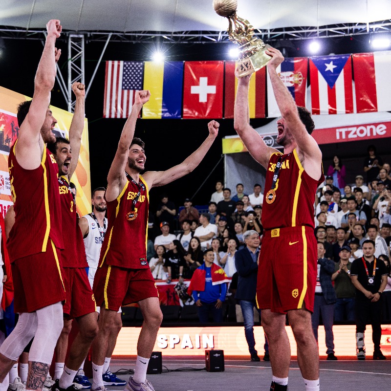 FIBA3x3's tweet photo. Spain 🇪🇸 and the Netherlands 🇳🇱 win the 3x3 World Cup! 🤩🏆

#3x3WC