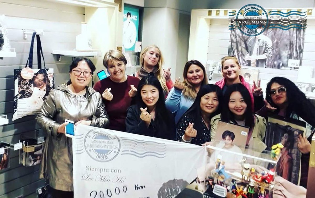 DCoreanos's tweet photo. #COREA2019
Visitando museo #Grevin...
Local de #promiz
#leeminho
#leeminhoargentina 
#admingeorgy 
#minozdeargentina 
#MinozSaborLatino 
#20000kmforleeminho 
#20Milkm의해이민호세군다시간 
#20MilkmporLeeMinhosegundatemporada https://t.co/OqhMsNLjNo