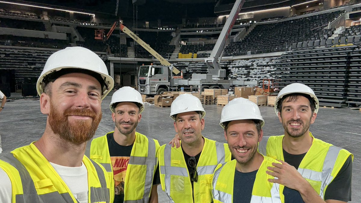 Victor Claver (@victor_claver) on Twitter photo No jugaremos juntos en el <a href="/RoigArena/">Roig Arena</a> pero sí vamos a despedir la Fonteta con el homenaje que merece No jugaremos juntos en el <a href="/RoigArena/">Roig Arena</a> pero sí vamos a despedir la Fonteta con el homenaje que merece