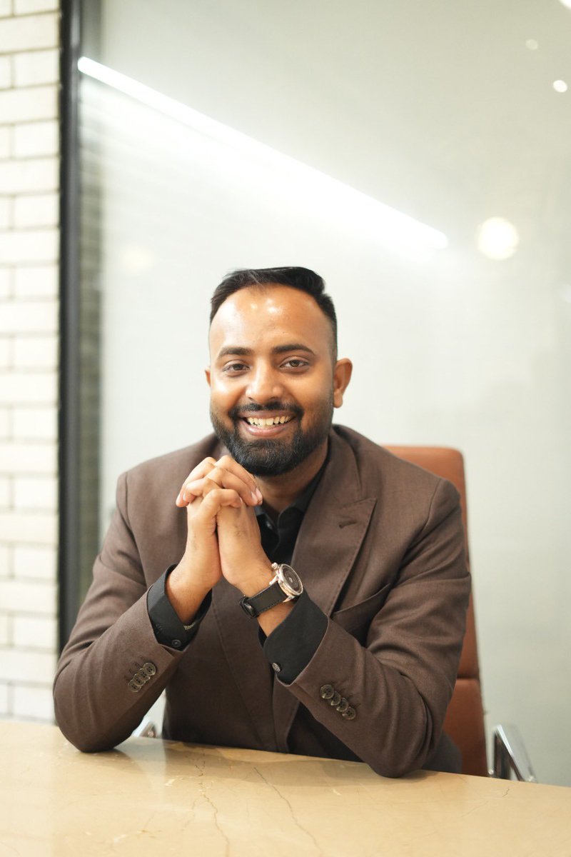 totarunpoddar's tweet image. No shortcuts.
No overnight success.
Just me-Tarun, building day by day.
Most people see the headlines, the roles, the achievements.
What they don't see are the late nights, the silent sacrifices, the days filled with doubt but driven by belief.
There were moments I questioned…