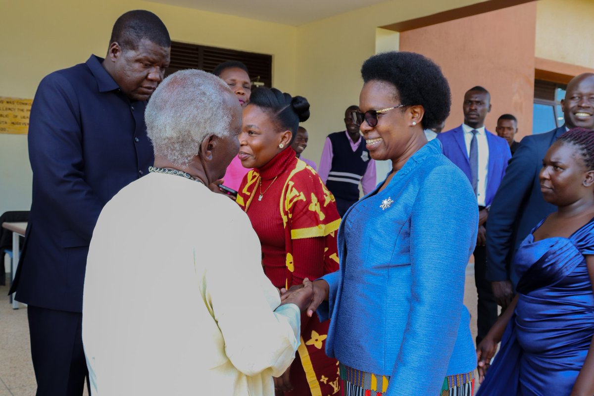YO SPACE UGANDA (@yospaceuganda) on Twitter photo "As a leader, you must multitask, handle many responsibilities, and make an impact in those areas.” <a href="/DrOkiria/">Dr Patricia Achan Okiria</a>
#YoSpaceUg "As a leader, you must multitask, handle many responsibilities, and make an impact in those areas.” <a href="/DrOkiria/">Dr Patricia Achan Okiria</a>
#YoSpaceUg