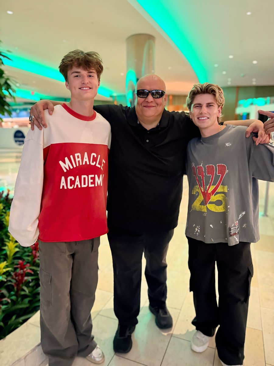 SirHarryKing's tweet image. Twin Sick Live At Live @hq2ac, @theoceanac, Atlantic City, New Jersey! 🙂