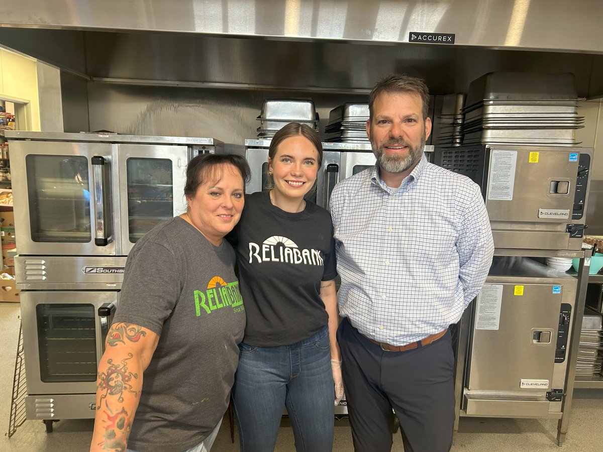 Reliabankers volunteered at St. Francis House, a Sioux Falls nonprofit helping individuals transition from homelessness to hope. 💚

Learn more or get involved: hubs.li/Q03v0Mq60
Want to donate? See current needs list: hubs.li/Q03v0NTG0

Reliabank | Member FDIC