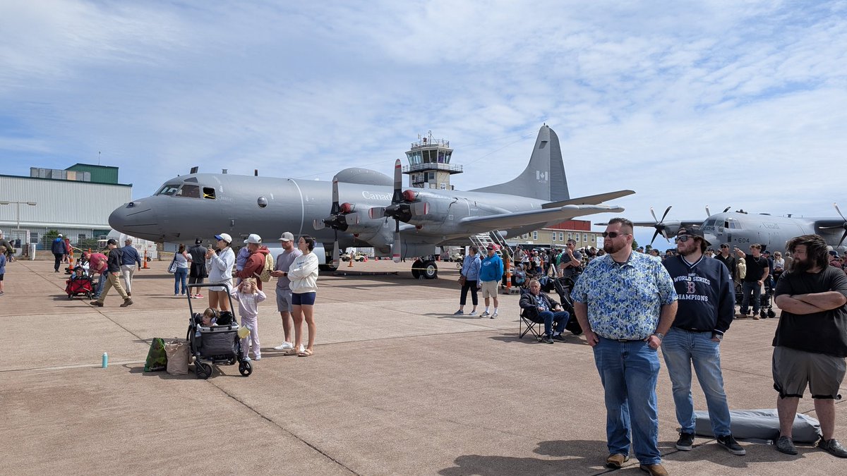 UnnamedBandNB's tweet photo. Airshow was fun yesterday #cadet #airforce #rcacs #pei #airshow #aviation #airplane #canada #kanada https://t.co/yOSnsa0lbL