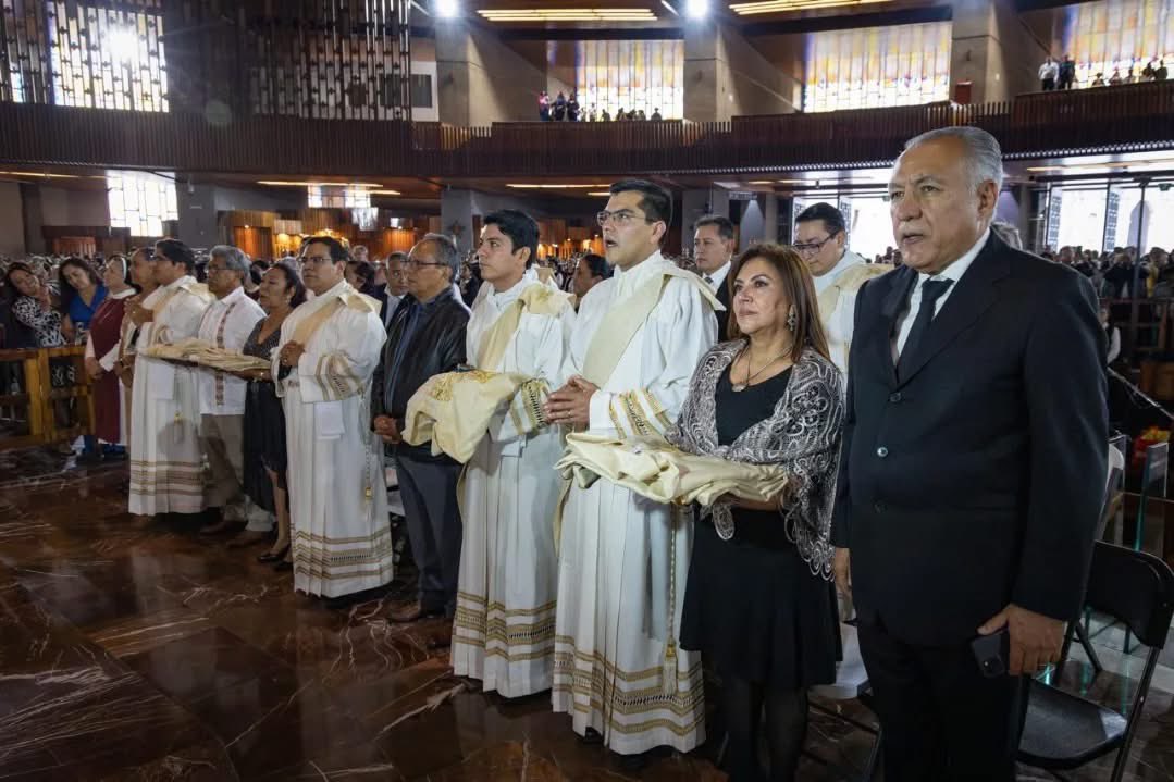 Marco Adame 🇲🇽 (@marcoadame) on Twitter photo Damos gracias a Dios por la ordenación sacerdotal de nuestro hijo Santiago. VCR! Bendiciones padre Santiago <a href="/chagoadame/">Santiago Adame Alemán CCR</a> <a href="/MayelaAleman/">Mayela Alemán</a> <a href="/cruciatorum/">Cruzados de Cristo Rey</a> Damos gracias a Dios por la ordenación sacerdotal de nuestro hijo Santiago. VCR! Bendiciones padre Santiago <a href="/chagoadame/">Santiago Adame Alemán CCR</a> <a href="/MayelaAleman/">Mayela Alemán</a> <a href="/cruciatorum/">Cruzados de Cristo Rey</a>