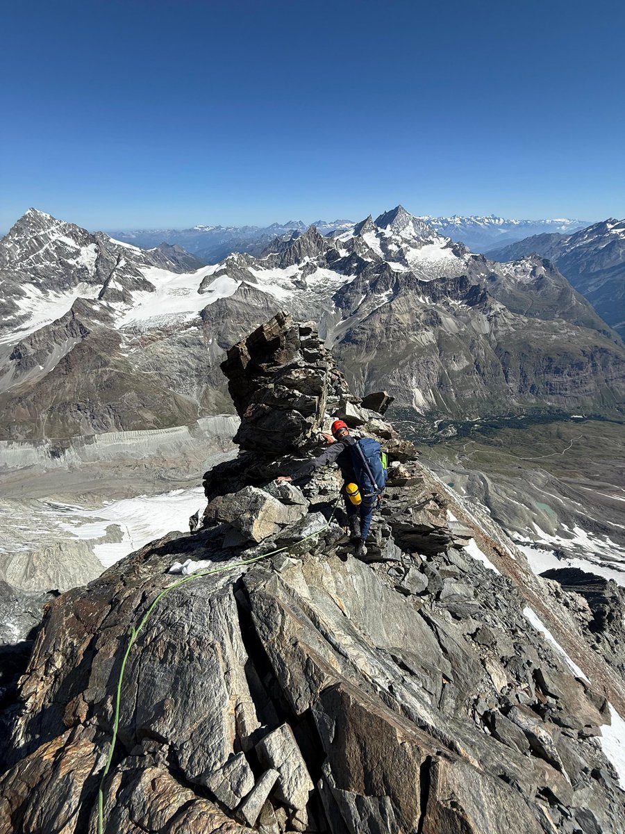 Matterhorn Summit
💪🏔️🎒❄️⛏️🇨🇭
Congratulations to Marc and Ward on reaching the summit of the Matterhorn today, on the first day the Hornli hut opened. Stunning photos. Epic climb. Well done!

〽️ icicle-mountaineering.ltd.uk/matterhorn.html

📍Matterhorn 4478m

#zermatt #matterhorn #hornlihutte
