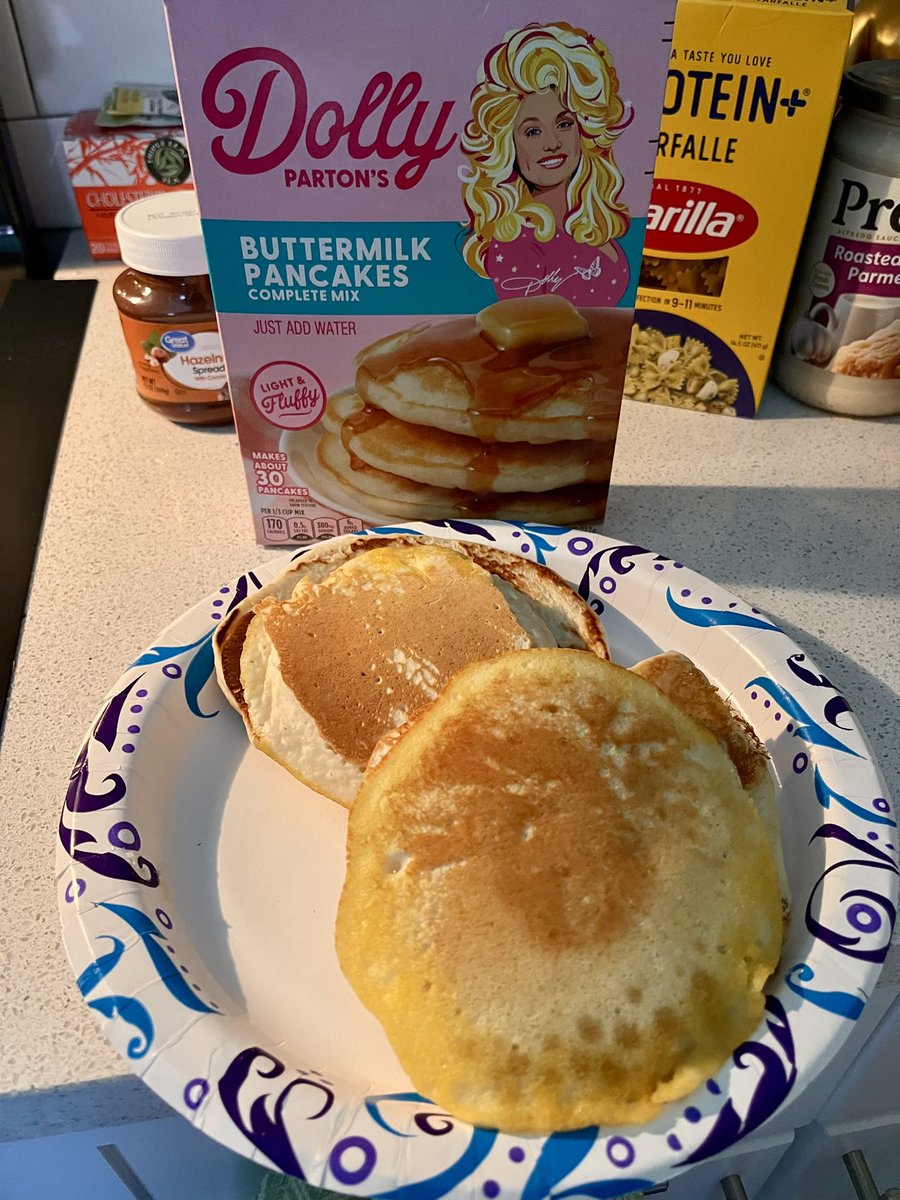 ushmesh's tweet photo. 🥞 awright ms @dollyparton if it’s giving, I’ll help you with #jolene I know people 😜 #fyp #pancakes #lol #breakfast #sundaymornings https://t.co/GZJxpusBfp