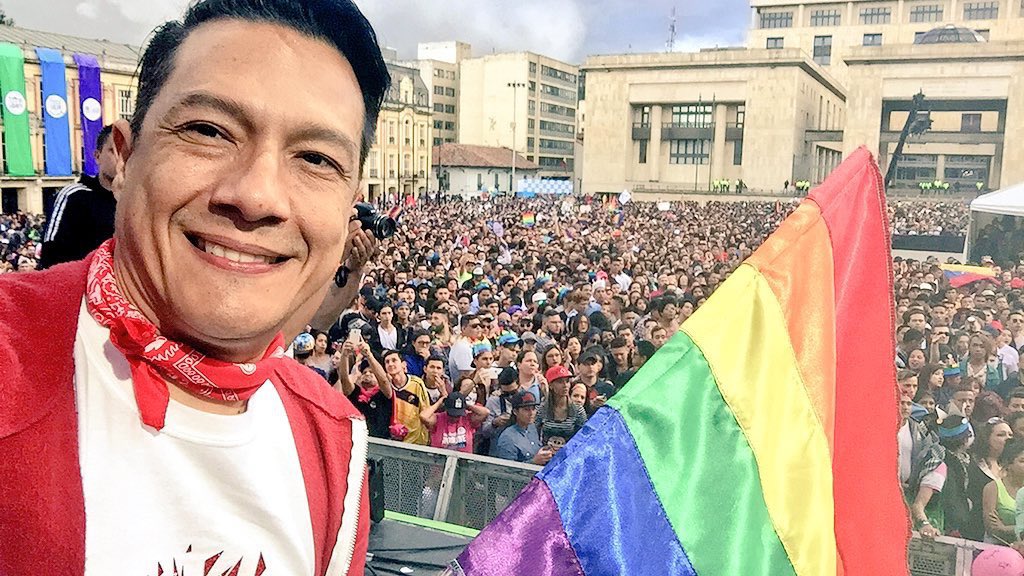 OrgulloLGBT® 🏳️🌈🏳️⚧️ (@orgullolgbt) on Twitter photo “Ser quien eres es motivo de celebración, pero el ORGULLO🌈, más que por ello, es por una lucha que ha definido nuestra existencia en esta sociedad”
Ricardo Montenegro Vásquez <a href="/r_Montenegro/">Ricardo Montenegro-V🏳️🌈</a> abogado, Director Orgullolgbt.co 🏳️🌈🏳️⚧️ “Ser quien eres es motivo de celebración, pero el ORGULLO🌈, más que por ello, es por una lucha que ha definido nuestra existencia en esta sociedad”
Ricardo Montenegro Vásquez <a href="/r_Montenegro/">Ricardo Montenegro-V🏳️🌈</a> abogado, Director Orgullolgbt.co 🏳️🌈🏳️⚧️