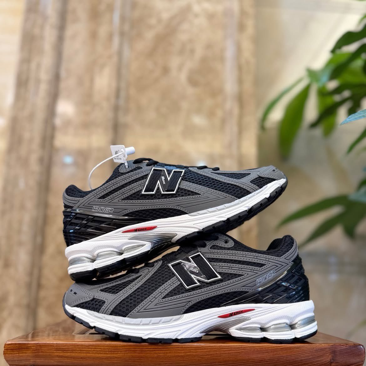 KicksDome's tweet photo. ▫️Men’s Sneaker
🔸Brand: New Balance
▫️Name: 1906R
🔸Sizes: 35.5-46 https://t.co/O1XWNR4p3H