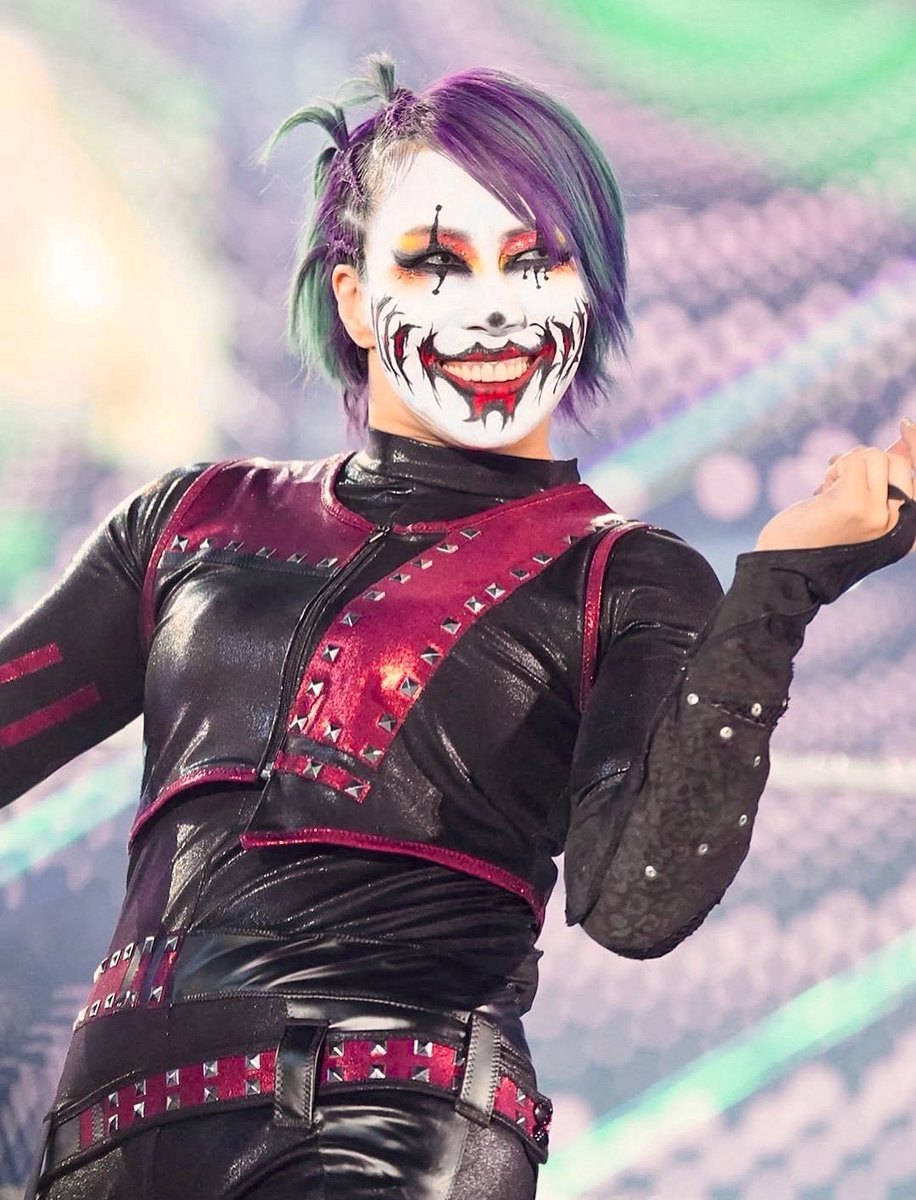 WWEAsuka's tweet photo. Uh-huh? https://t.co/Jt2p2Ue63G