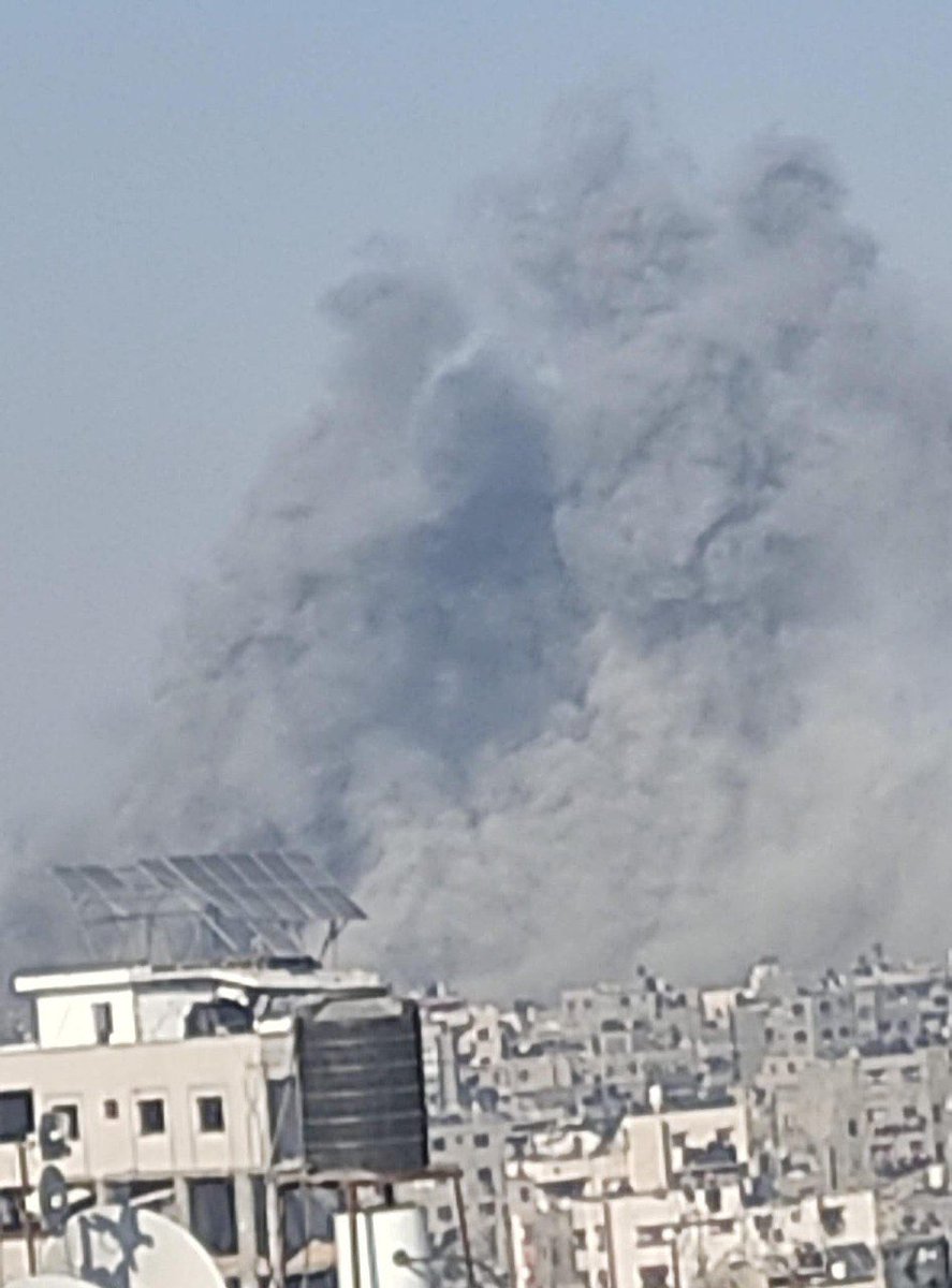 الاحتلال يستوحش !

يتم مسح جباليا عن وجه الارض الآن

مجازر لا تتوقف وشهداء بالعشرات 

تحدثوا عن غزة، الوضع صادم وصعب للغاية