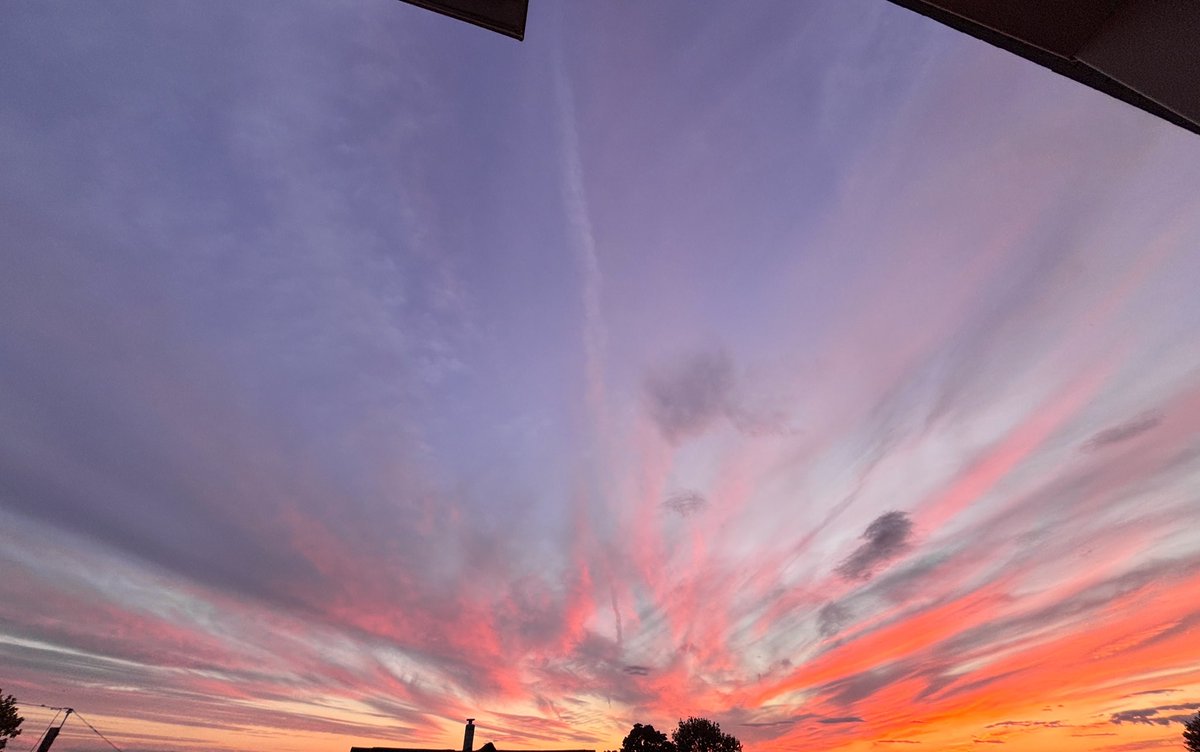 Sky pics from ma window saved for reference potential. Look up more often. Shit’s nice.