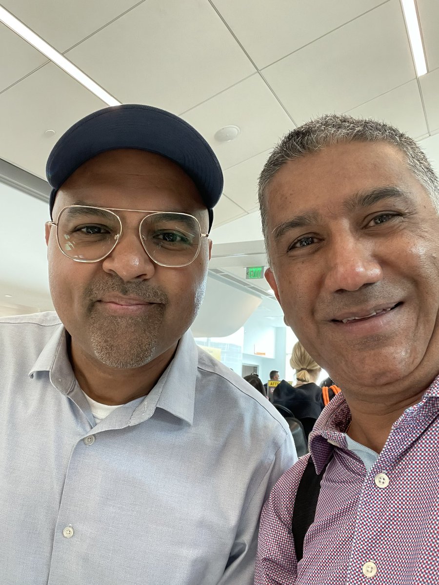 RaviGoelMD's tweet image. Always carry a book when going through an airport. Ran into a friend of Shane Parrish, author of Clear Thinking and host of the Knowledge Project podcast, who complimented the book. @ShaneAParrish @TKPPodcast