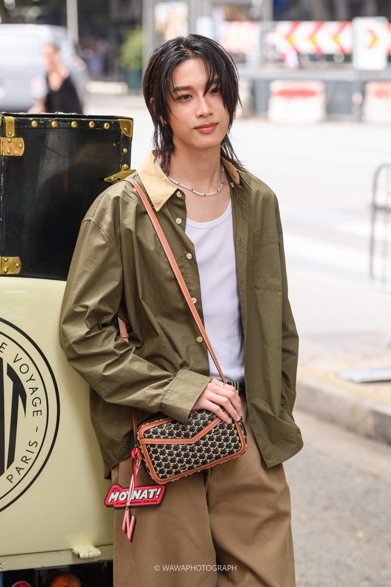 wawaawaaa_'s tweet photo. [ BUS in 🇫🇷 ] #MintxBUSinPFW
ดีใจที่ได้เป็นส่วนนึงในการเห็นน้องๆทั้ง 3 คนเติบโตขึ้นไปอีกก้าวมากๆ เป็นทริปฉุกละหุกมากๆ เริ่มจากน้องที่อยู่มหาลัยเดียวกันชวนไปปารีส บอกว่าจะได้เที่ยวด้วยได้เจอเด็กๆด้วย 🫶🏻🫶🏻🫶🏻 

เห็นมาตั้งแต่อยู่ 789 มาวันนี้เก่งขึ้นมากๆทั้ง 3 คน เห็นอินเตอร์แฟนมากมายที่ชื่นชอบน้องแล้วก็อดภูมิใจแทนทุกคนไม่ได้จริงๆ

ขอบคุณอินเตอร์แฟนมากๆที่ต้อนรับชาวคนไทยที่งงๆไปหมด ไปติ่งด้วย ช่วยเหลือเยอะมาก555 
“Thank you to all BUS fans in Paris for the warm welcome and for helping us!” 🇫🇷🫶🏻

#THAIchayanon #NEXnattakit #PEEMWASU