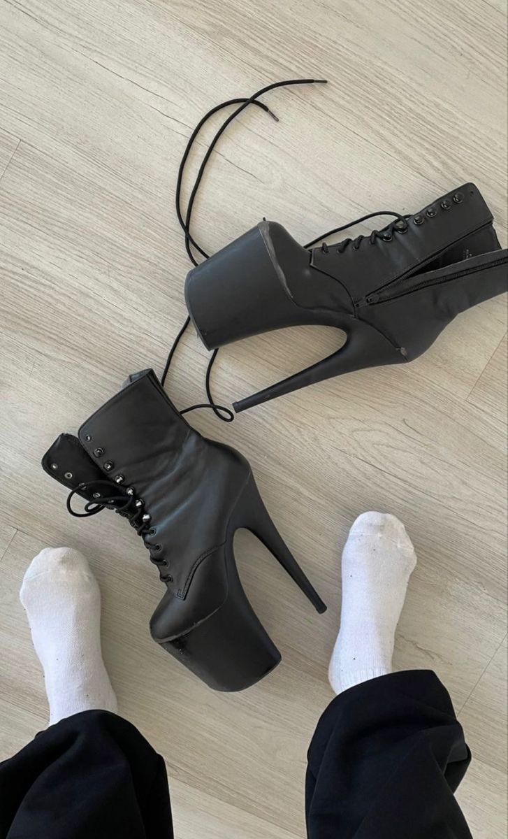 Ich weiß doch, dass ihr armseligen Loser am Feiertag eh nichts Besseres zu tun habt, als euch auf X euren lächerlichen Mini-Schwanz wund zu rubbeln 🤣🤏🏼