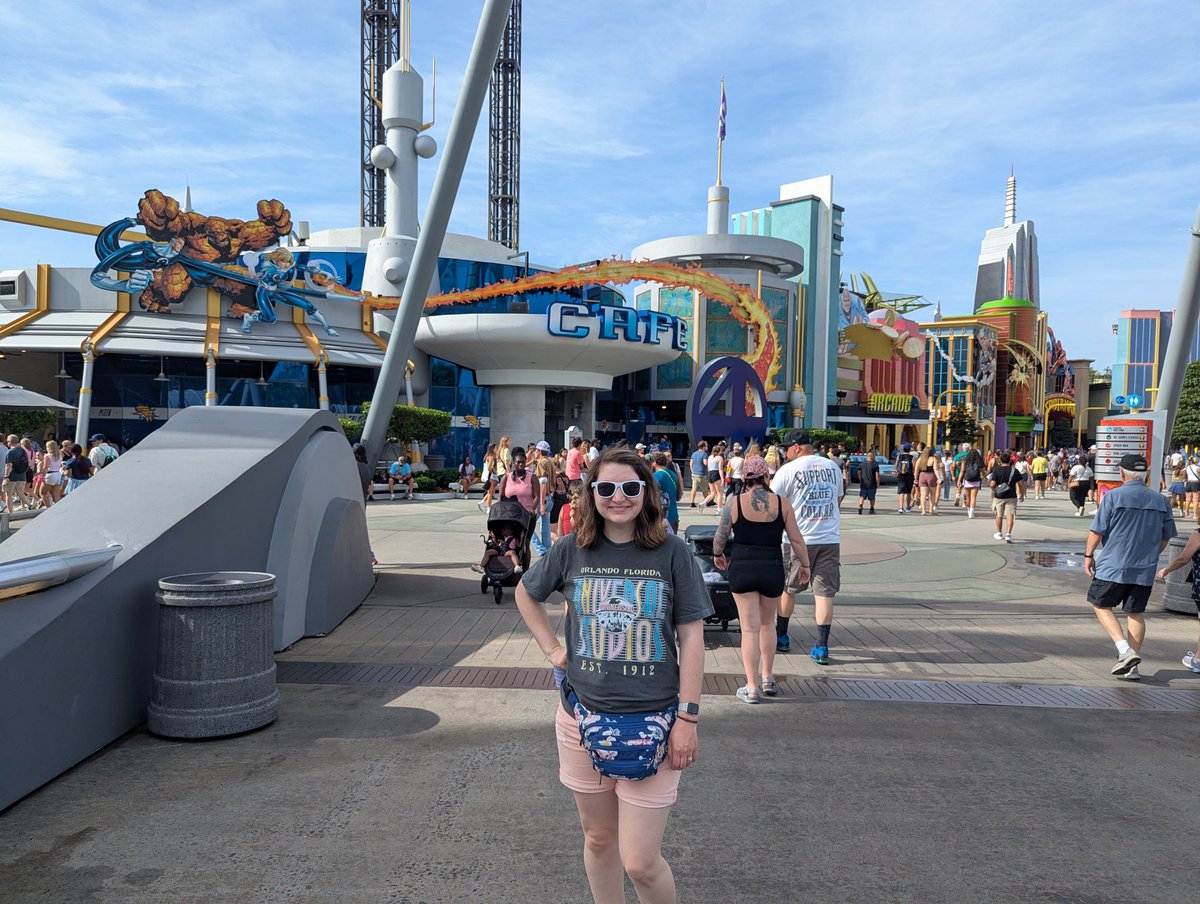 JasonTCV's tweet photo. Starting our day today at Islands of Adventure and checking out the Marvel Super Hero Island https://t.co/wPmxJmXsQ3