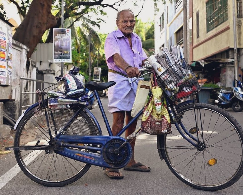 BanCheneProduct's tweet photo. Name : Mr K. Shanmugasundaram
Age 94
Fondly called "NewsPaper Thatha" (Thatha means Grandpa) who Pedals through streets of Chennai early morning every day for delivering newspapers and spreading smiles.
#EverydayInspiration https://t.co/ilkDTJLCOo