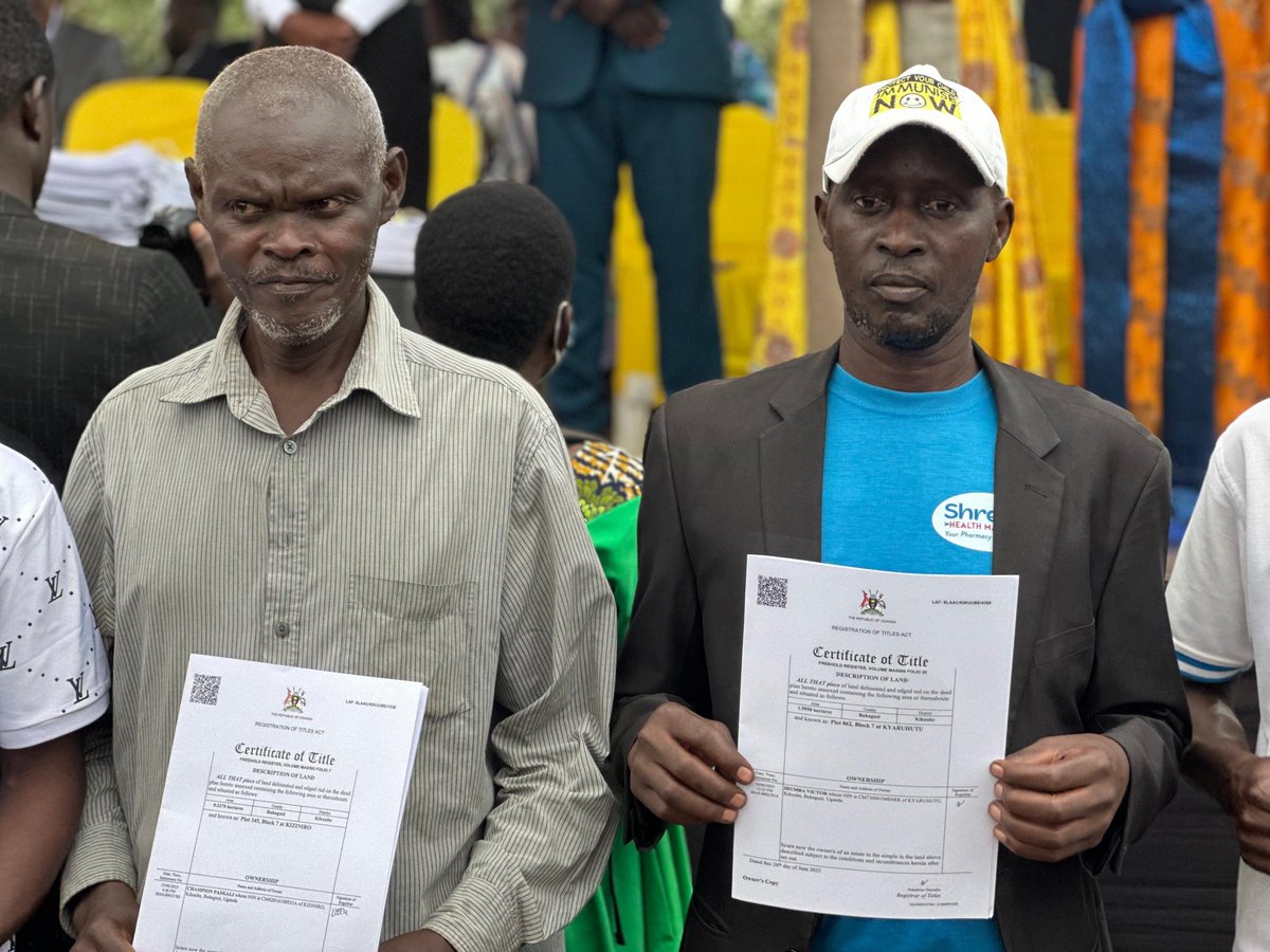 ministry_lands's tweet photo. With digital land services now available via the Uganda Land Info System (UGNLIS), and physical services decentralized to Masindi, Hon. @JudithNabakoob1 urged citizens to verify ownership, access services &amp; safeguard their land.
#UGGovt #DigitalTransformation https://t.co/DRPwTSgJ7x