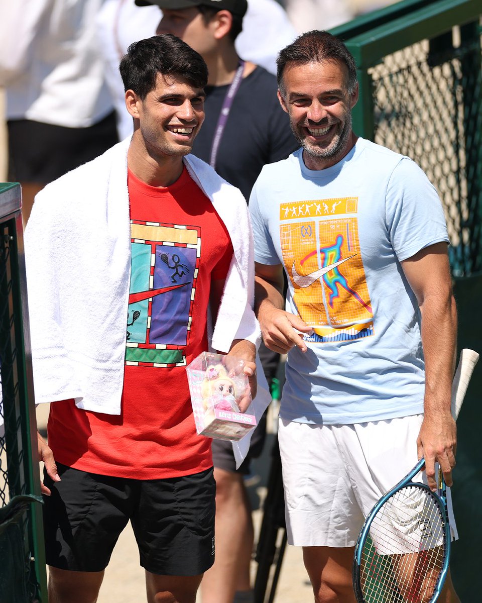 TennisChannel's tweet image. Carlos received a Labubu from Qinwen 🎁😂

#Wimbledon