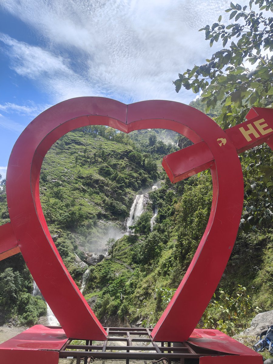 KcSabbu's tweet photo. Nyauli waterfall.
#nyaulijharana
#gorkha#budhigandakiriver https://t.co/AvbGcTnHB3