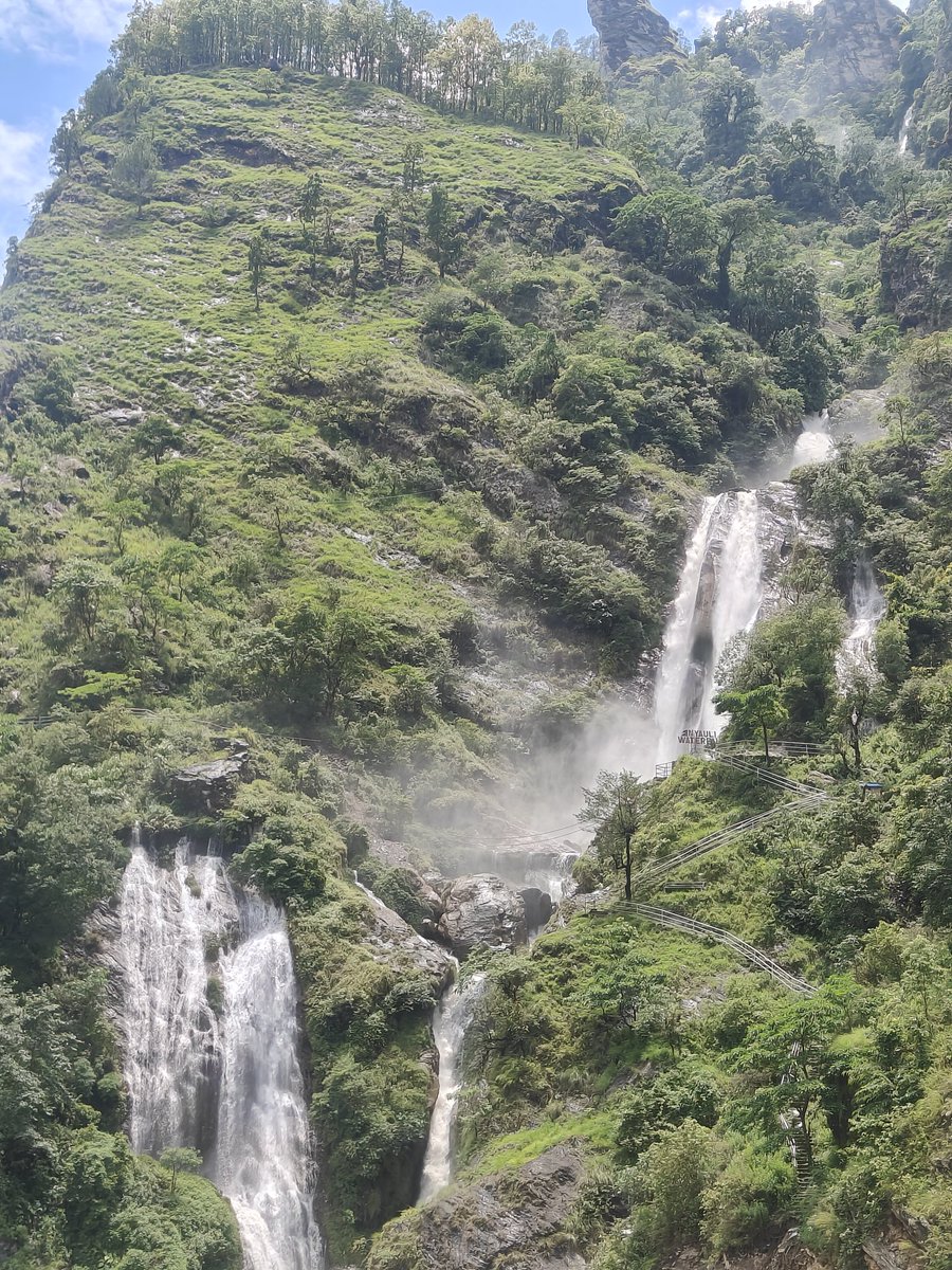 KcSabbu's tweet photo. Nyauli waterfall.
#nyaulijharana
#gorkha#budhigandakiriver https://t.co/AvbGcTnHB3