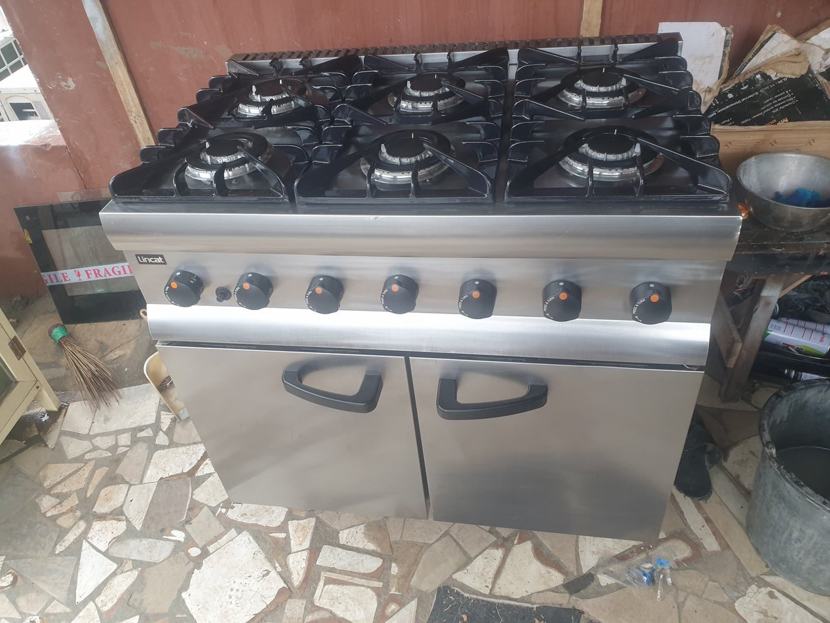 ebubeobinna's tweet photo. 6 burners industrial gas cooker. 
For both domestic and industrial usage 
900k
08170573735 0r 0803 719 9452 surulere lagos for further inquiries https://t.co/sDG9txjuH7