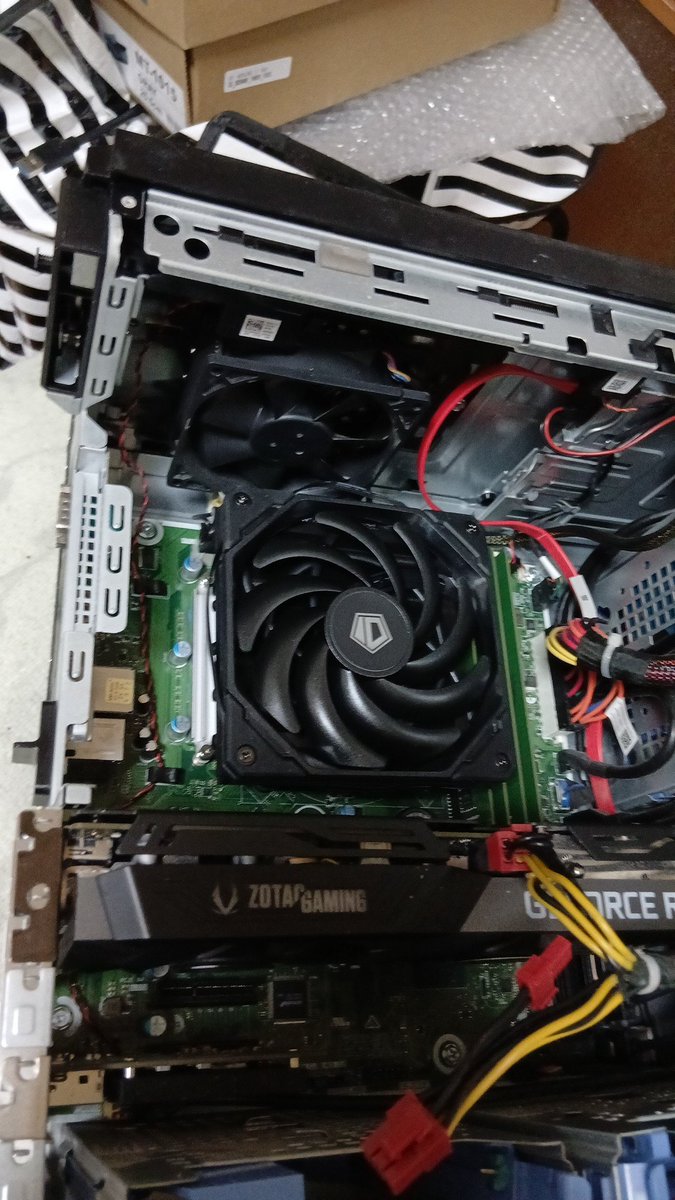 IDクーリングIS-55に、M3-15mmのネジ4本でDELL3630に装着できる
純正95ｗソリューションより温度の下がりが速いあと多少静かで良きかな。